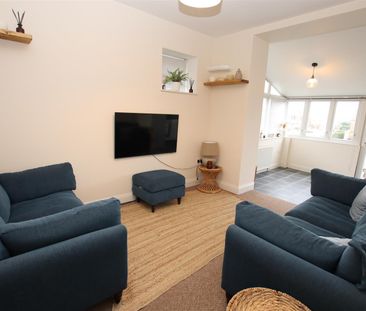 1 bedroom Flat to let - Photo 3