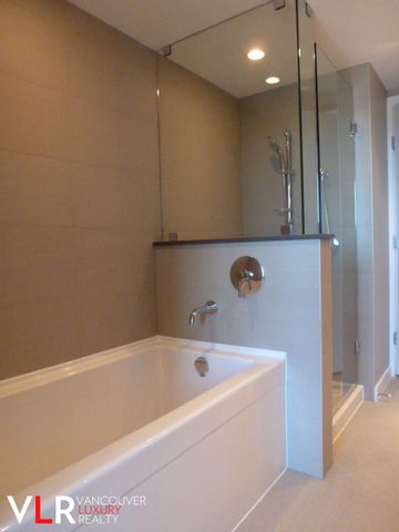 None in North Vancouver, BC - Photo 2