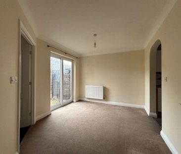 4 bedroom semi-detached house to rent - Photo 1
