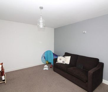 2 bedroom semi-detached house to rent - Photo 5