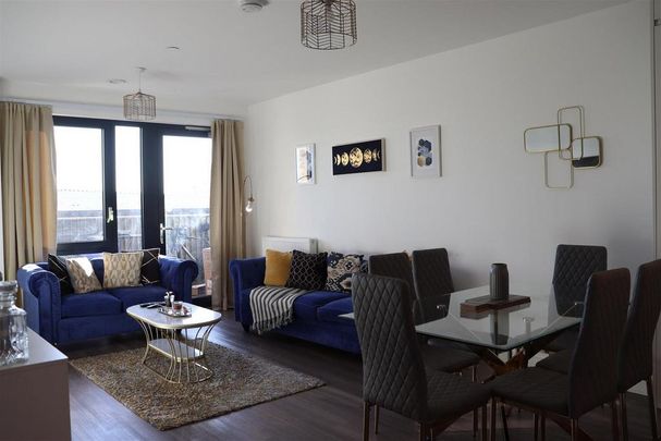 3 bedroom apartment to rent - Photo 1