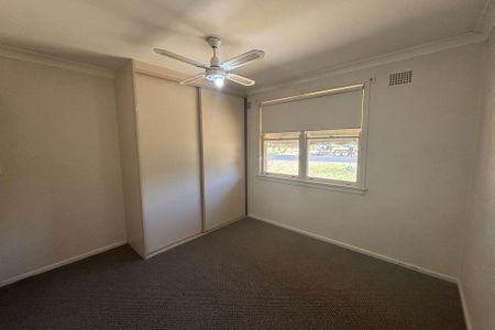 THREE BEDROOM HOME - Photo 4