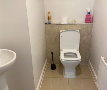 Room in a Shared House, Portland Close, L5 - Photo 5