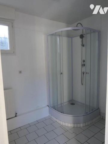 A louer, à BELBEUF (76240), une MAISON individuelle comprenant au RDC: cuisine, séjour-salon, ... - Photo 5