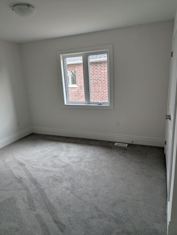 For Lease - 43 Brethet Heights, New Tecumseth, Ontario - Photo 2