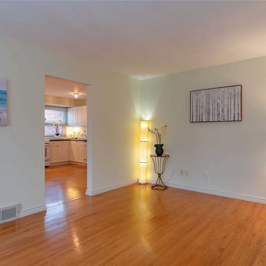 For Lease - 25 Darlington Drive, Hamilton, Ontario - Photo 1