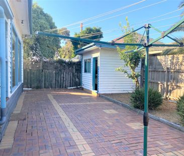 Family Home in the Heart of Newport! - Photo 3