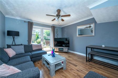 2 bedroom terraced house to rent - Photo 2