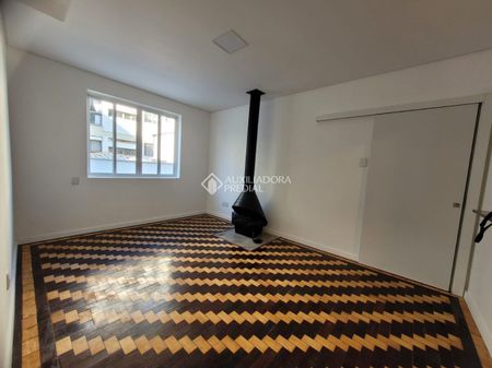 Apartamento com 2 quartos e 78m² para alugar em Moinhos de Vento, Porto Alegre. - Photo 2