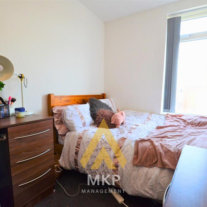 5 bedroom terraced house to rent - Photo 1