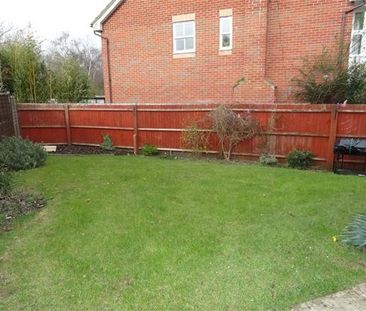 2 bedroom semi-detached house to rent - Photo 6