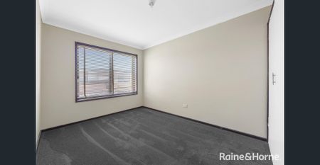 Charming 2-Bedroom home for Lease in St Albans - Photo 3