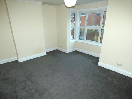 3 bed House - To Let - Photo 3