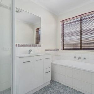 Carrum Downs - Photo 2