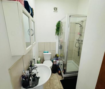 1 bedroom flat to rent - Photo 6