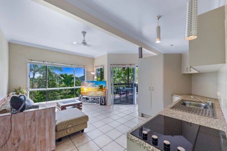 Rainforest Retreat - Multi-Level Home with Stunning Ocean Views - Pool & Yard Maintenance Included! - Photo 3