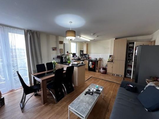 1 bedroom in a house share to rent - Photo 1