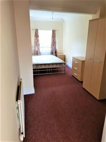 4 bedroom semi-detached house to rent - Photo 5