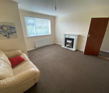 8 Thornleigh Park, - Photo 2