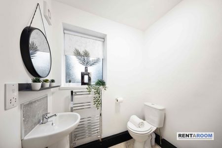 Manor Court Road, Nuneaton, CV11 5HG - Photo 5