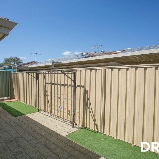 OVER 40'S COMPLEX - Photo 1