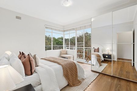 Light-Filled Living in a Prime Artarmon Location - Photo 3