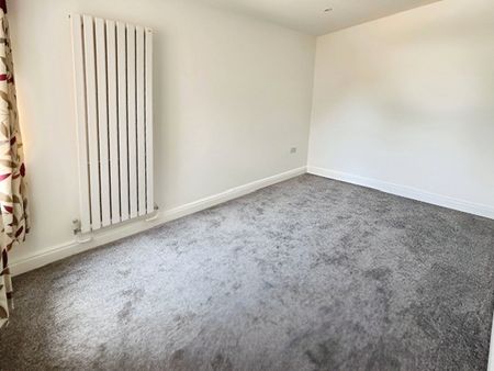 French Street, Sunbury-on-Thames, Surrey, TW16 5JL - Photo 3