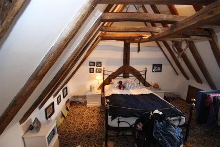 3 bedroom flat to rent - Photo 4