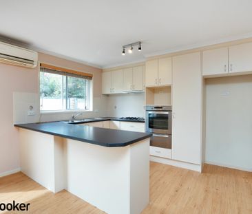 Family-Living in Dunlop - Photo 6