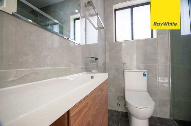 BRAND NEW GRANNY FLAT OFFERING MODERN LIVING AND PRIVACY - Photo 1