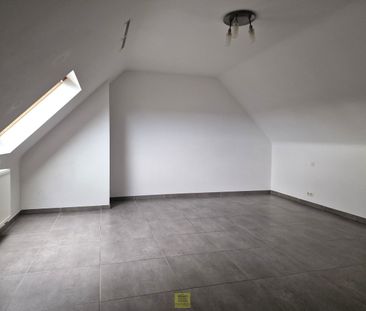 Lichtrijk duplex appartement met 2 slaapkamers, terras én autostaan... - Photo 1