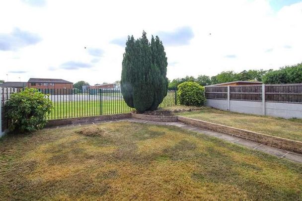 Malvern Avenue, Urmston, Manchester, M41 - Photo 1