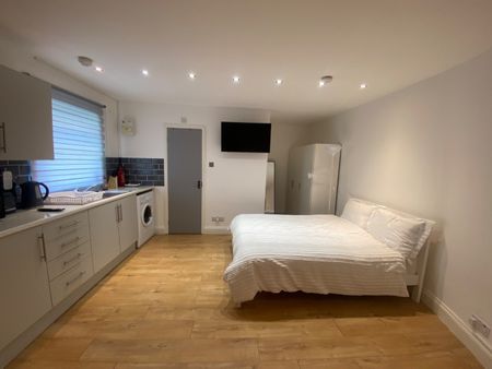 Studio Flat, Eastern Avenue, IG2 - Photo 2