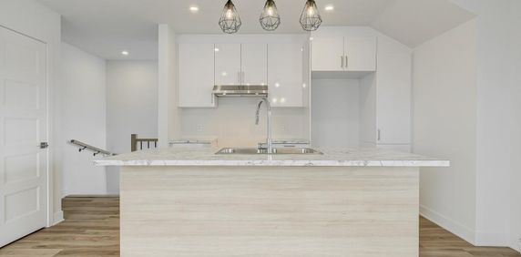 DERNIERE CHANCE VOICI NOTRE UNITÉ CONDO 5 1/2 AU 1ERE ÉTAGE AVEC 3 GRANDES CHAMBRES RIVE-SUD POUR LE 1ER JUILLET - Photo 2