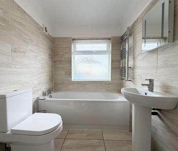 Heather Road, Heswall - Photo 2