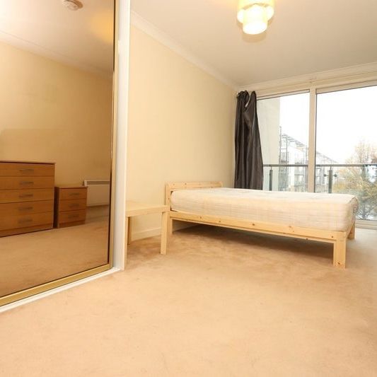 Room in a Shared Flat, Boardwalk Place, E14 - Photo 1