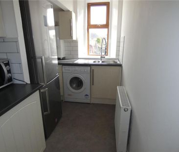 2 bedroom ground floor flat to rent - Photo 5