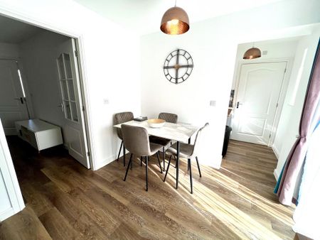 3 bedroom detached house to rent - Photo 3