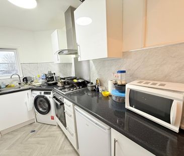 1 Bed Flat, High Road, IG1 - Photo 3