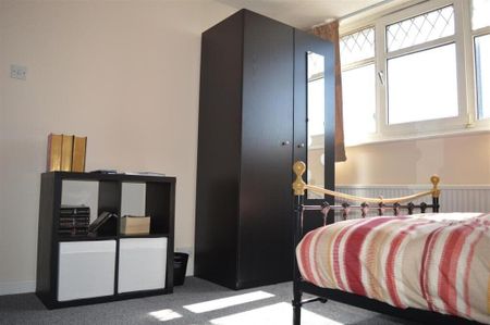 Pen Park Road, Southmead - Photo 4