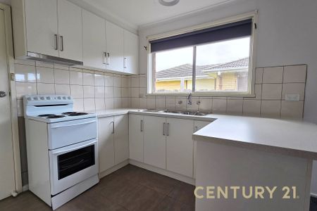 Bright & Spacious Home on Carlton Road - Photo 3