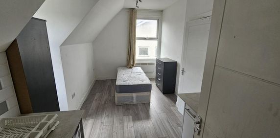 Studio to rent - Photo 2