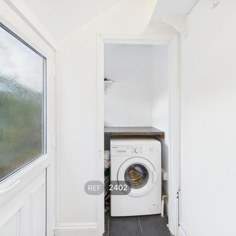 2 bedroom property to rent - Photo 1