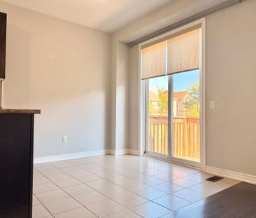 For Lease - 205 Laker Court, Newmarket, Ontario - Photo 6