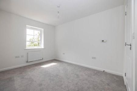 3 bedroom end of terrace house to rent - Photo 3