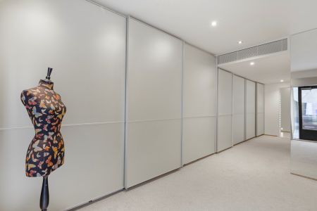 Chic Five-Bedroom Townhouse Moments from Hyde Park and Harrods - Photo 2