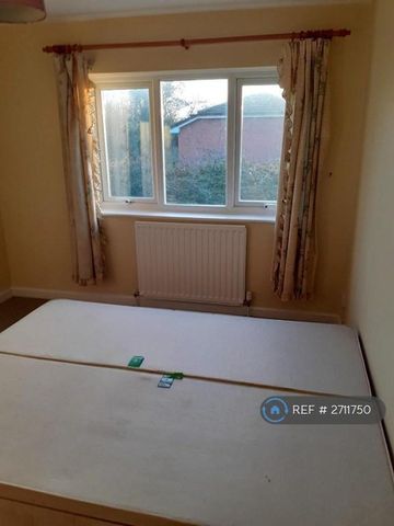 3 bedroom terraced house to rent - Photo 3