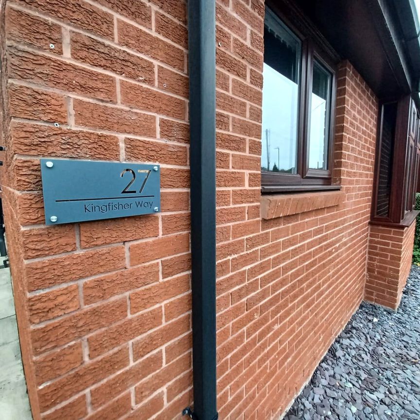 2 bedroom semi-detached bungalow to rent - Photo 1