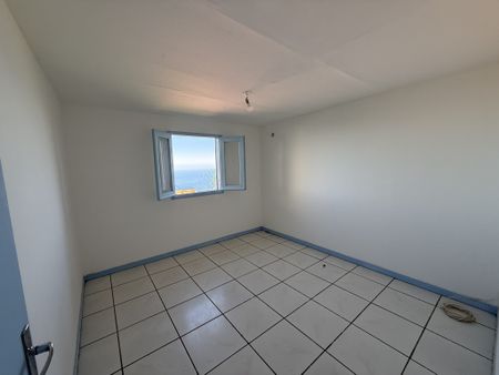 Location Maison 3 pièces 70m² ST PAUL 97423 - Photo 4
