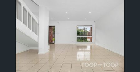 LIGHT-FILLED KENSINGTON TOWNHOUSE - Photo 4